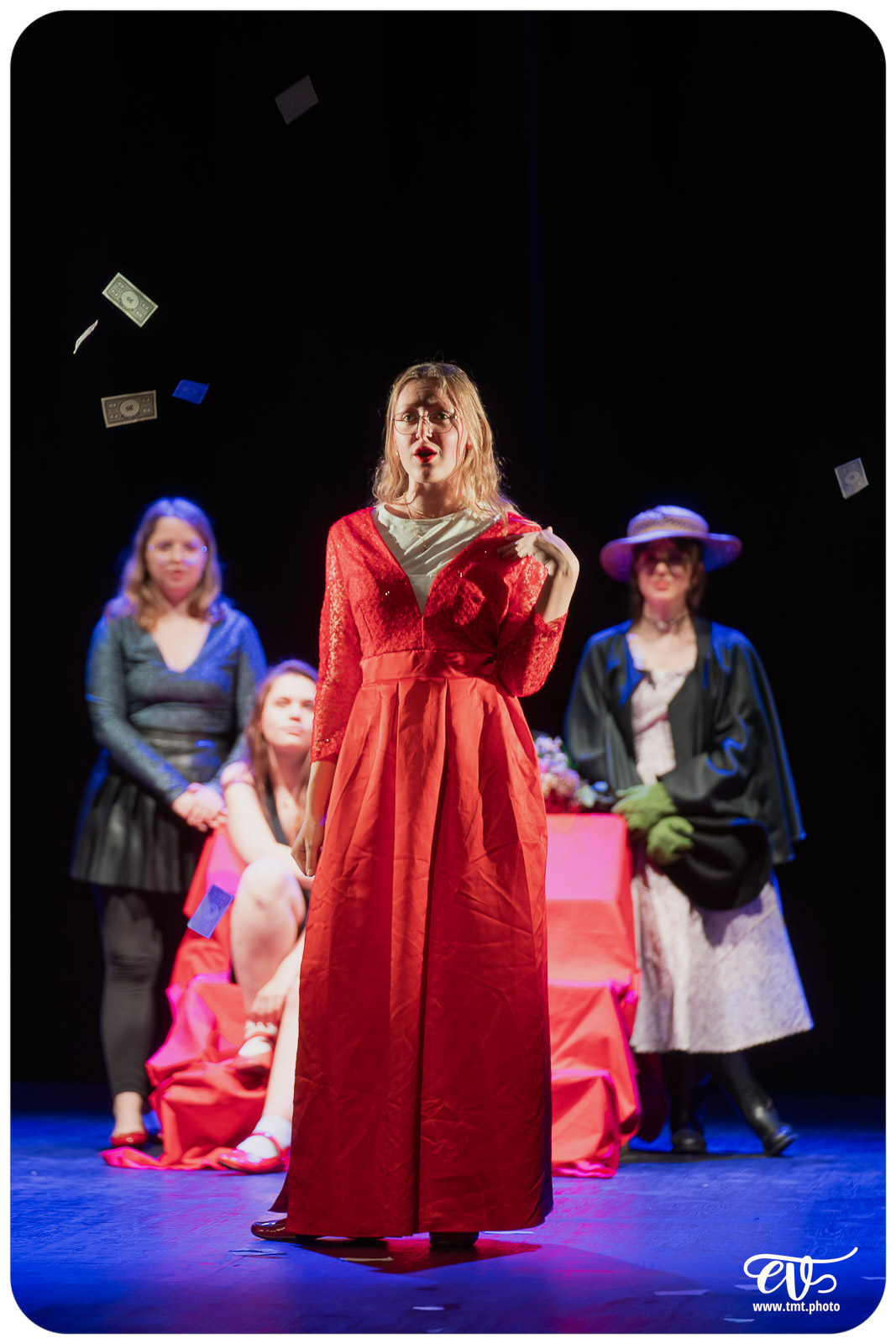 BLANCHE-NEIGE FOUTUE FORET